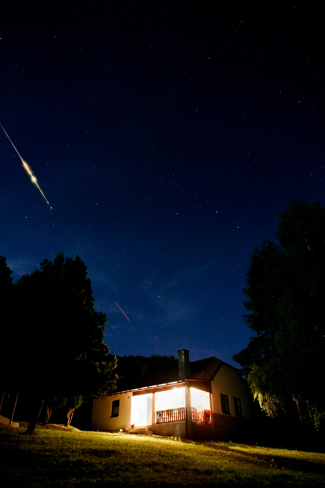 Fotografie meteoritu nad Chvojnicí