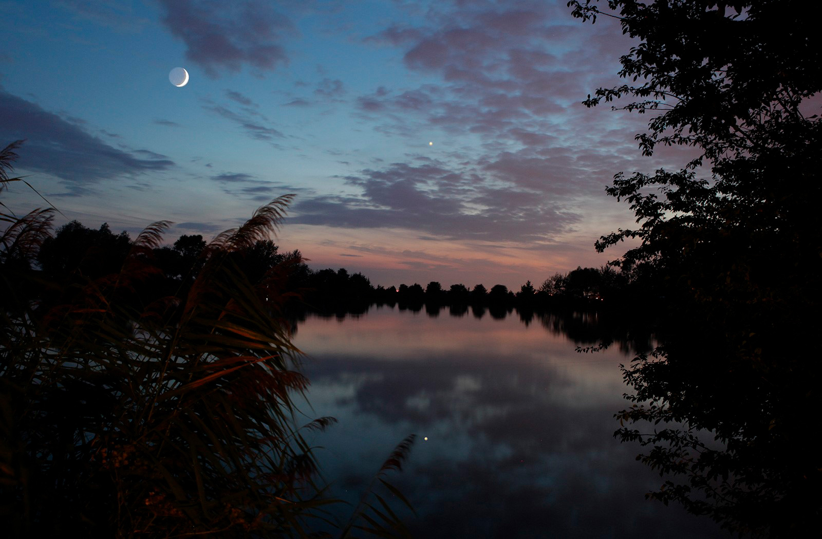 Fotografie noční hvězdné oblohy, Měsíc a Venuše, Canon EOS 5D II, obj. 24-70mm                        